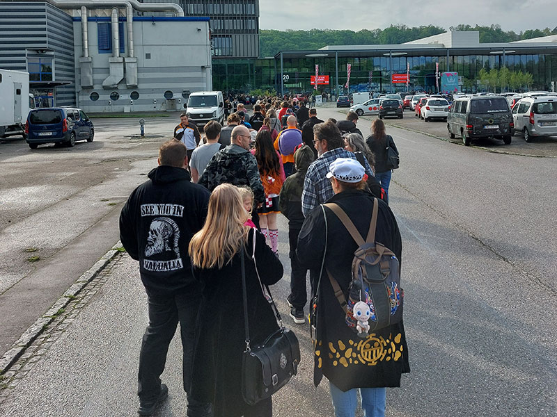 Schlange beim Eingang der Austria Comic Con
